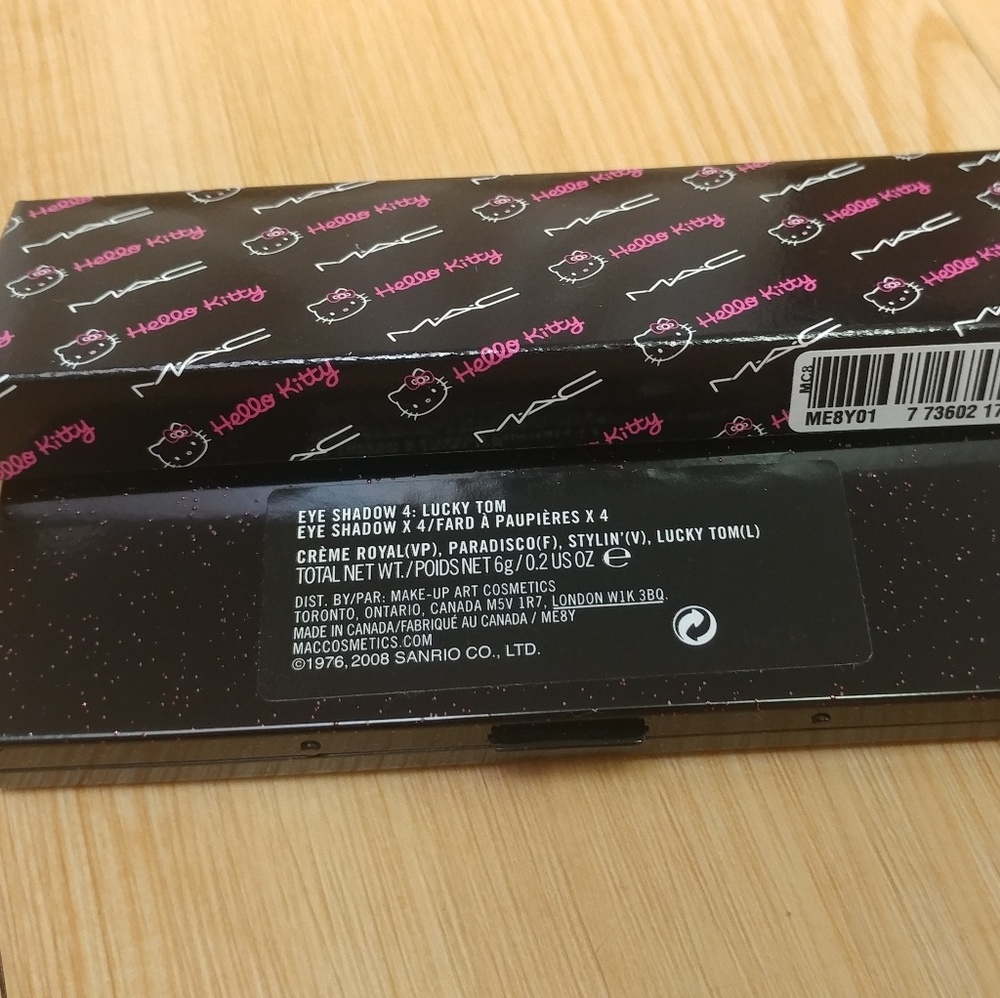 🎉Host Pick🎉🆕RARE Hello Kitty MAC Eyeshadow Quad - Picture 6 of 8